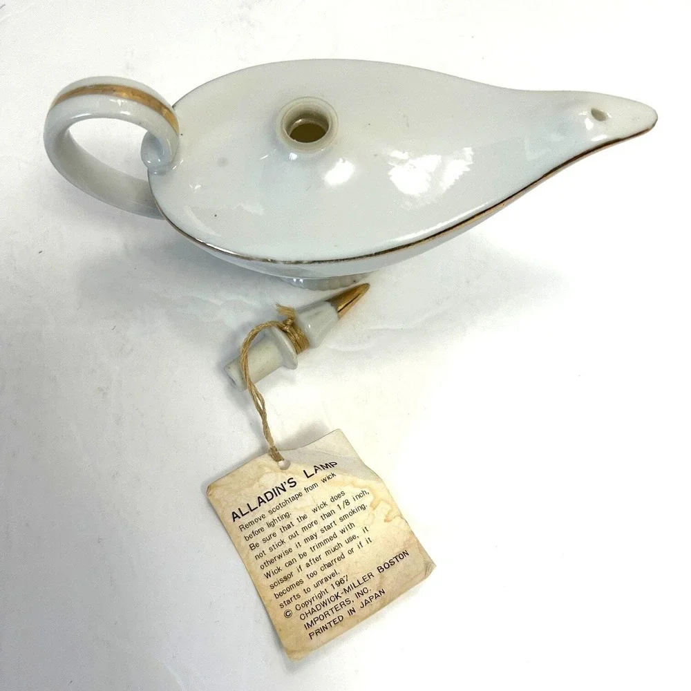 Vintage 1967 Chadwick-Miller Aladdin's Lamp White Porcelain Gold Trim Japan‎ Oil